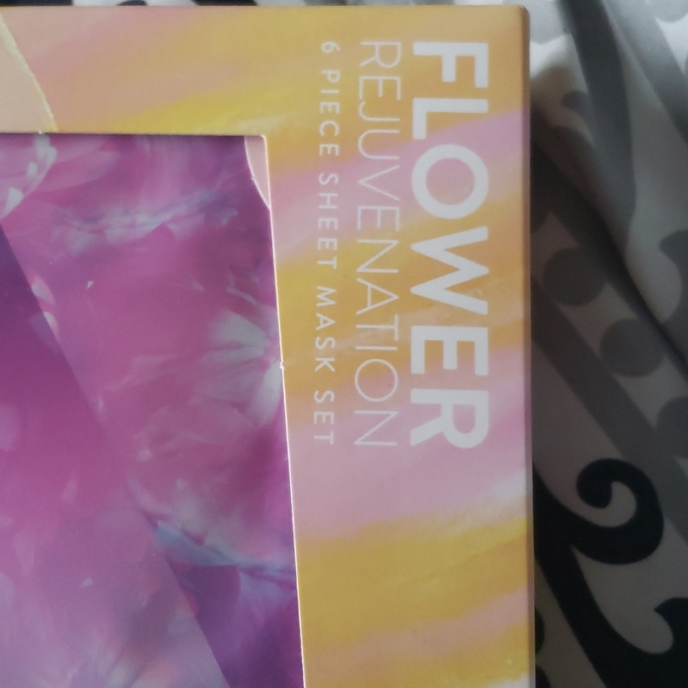 Face Mask Set - Picture 2 of 3